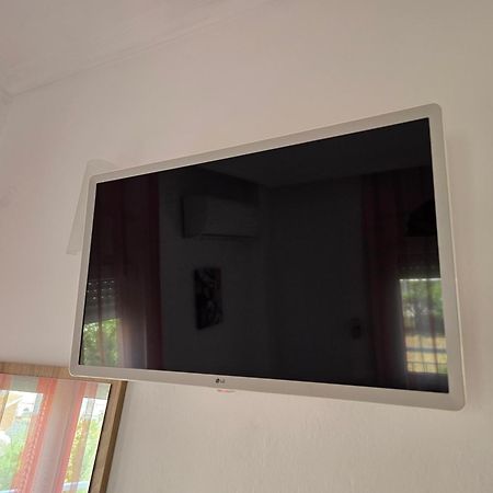 Cozy & Cool Apartment N1 30M From Sea Nea Kallikrateia Esterno foto
