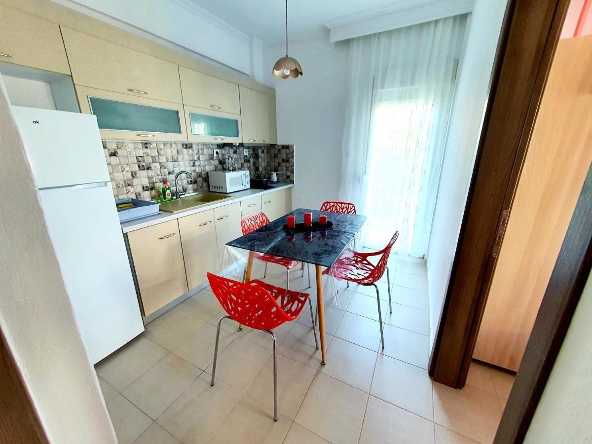 Cozy & Cool Apartment N1 30M From Sea Nea Kallikrateia Esterno foto