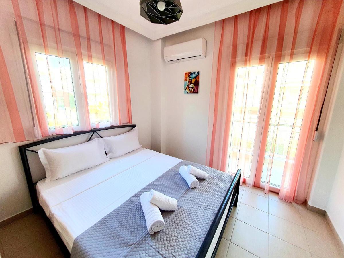 Cozy & Cool Apartment N1 30M From Sea Nea Kallikrateia Esterno foto