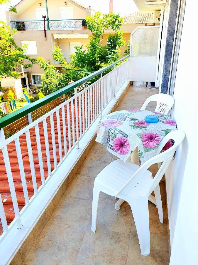 Cozy & Cool Apartment N1 30M From Sea Nea Kallikrateia Esterno foto