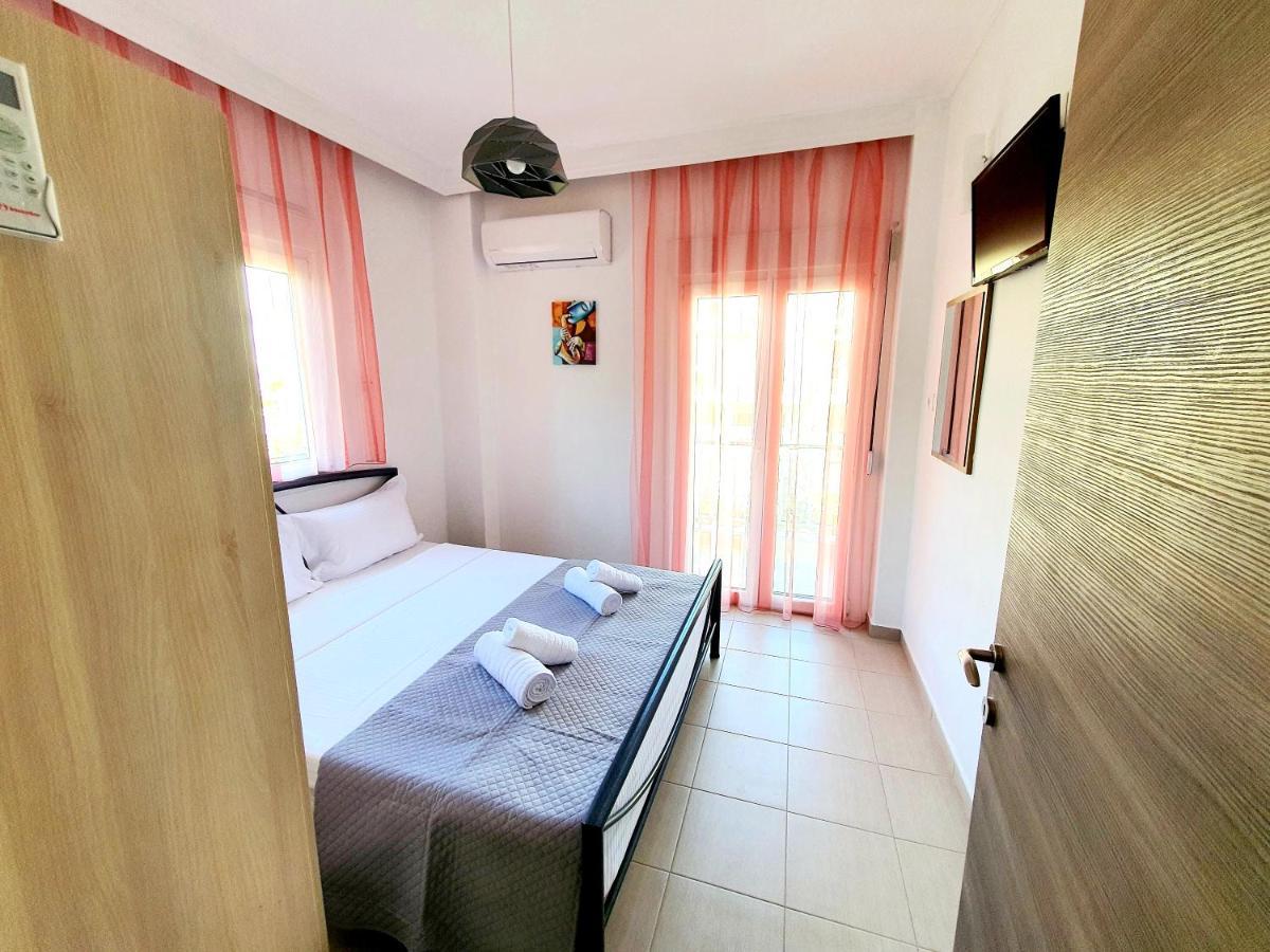 Cozy & Cool Apartment N1 30M From Sea Nea Kallikrateia Esterno foto