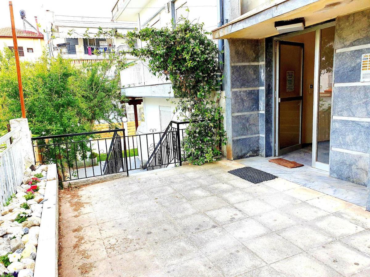 Cozy & Cool Apartment N1 30M From Sea Nea Kallikrateia Esterno foto