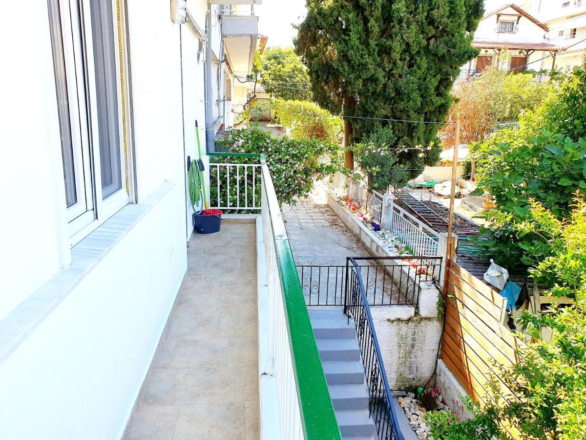 Cozy & Cool Apartment N1 30M From Sea Nea Kallikrateia Esterno foto